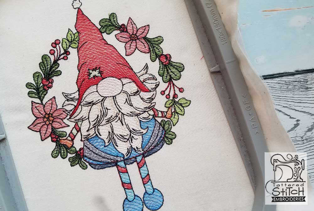 GnomeOnWreath__75263.1572533162