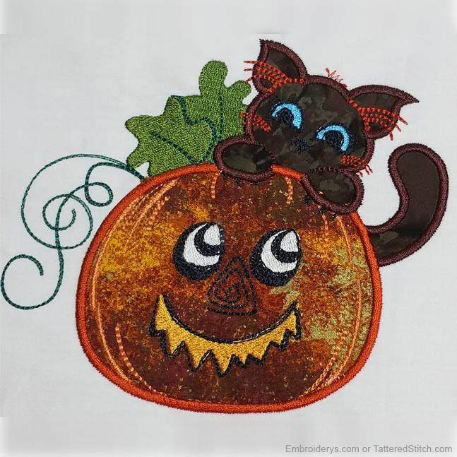 TSE00130M-Pumpkin-Peeking-Kitty-01__14727.1513556387